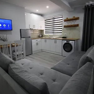 J&m Luxury Sarandë