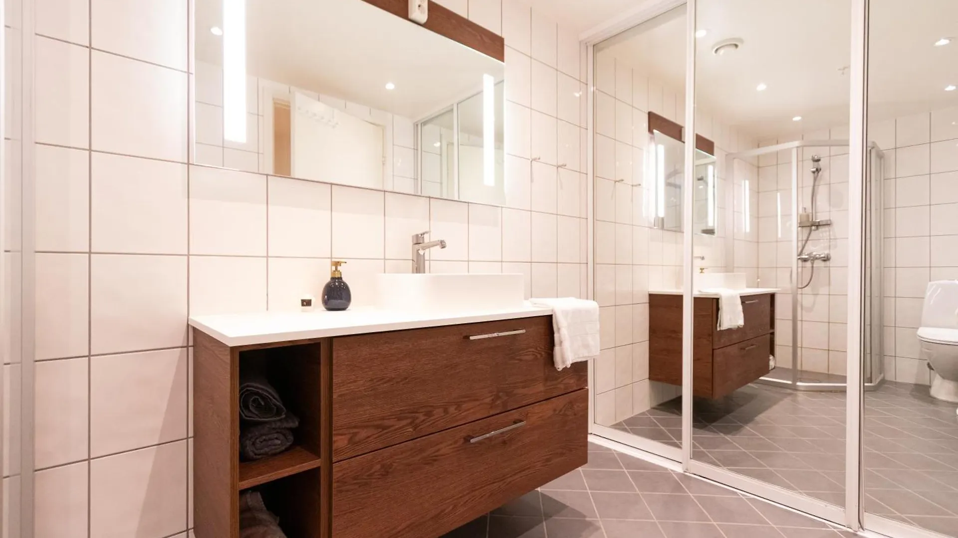 Modern Comfort In The Heart Of Bergen
