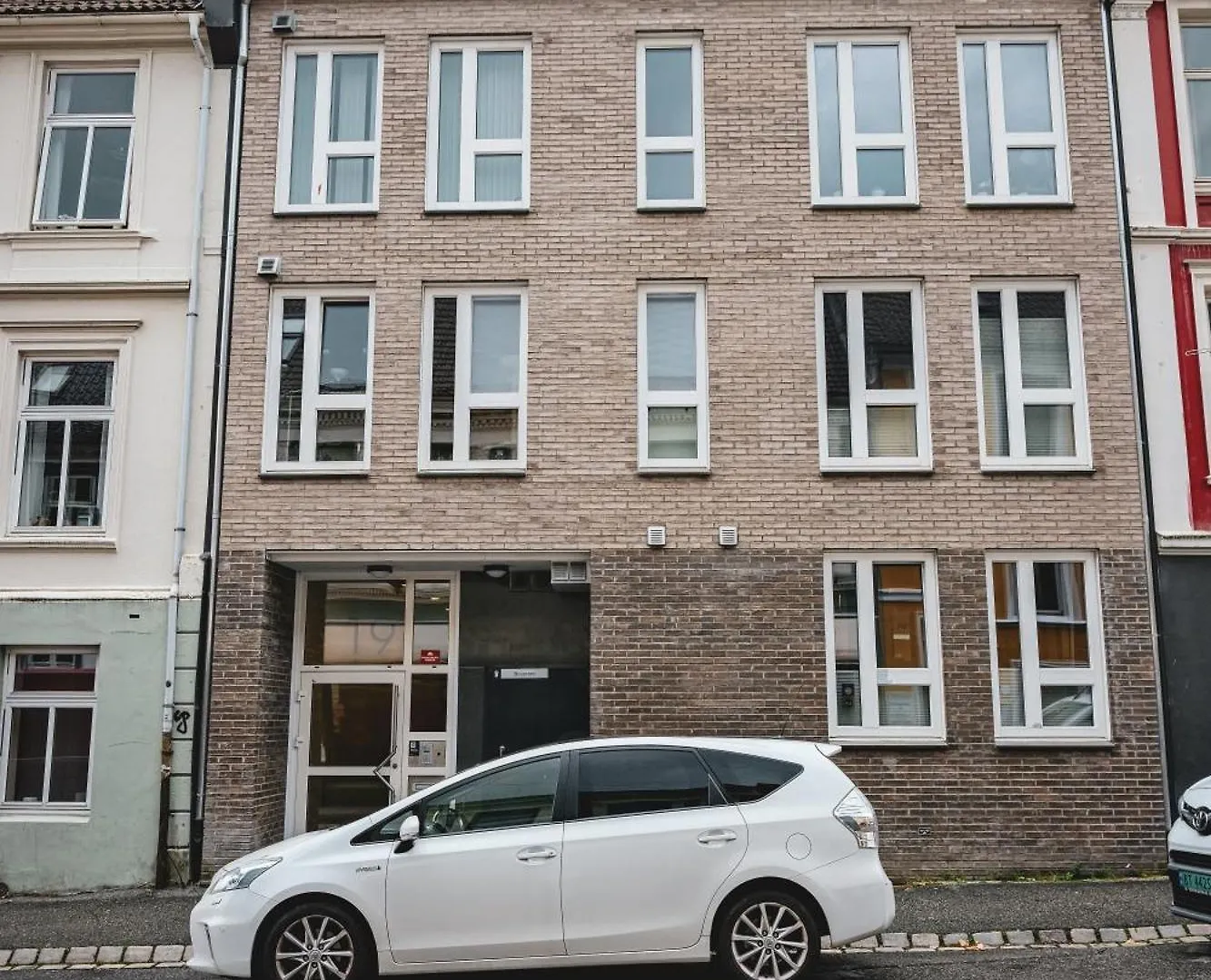 Modern Comfort In The Heart Of Bergen contacts